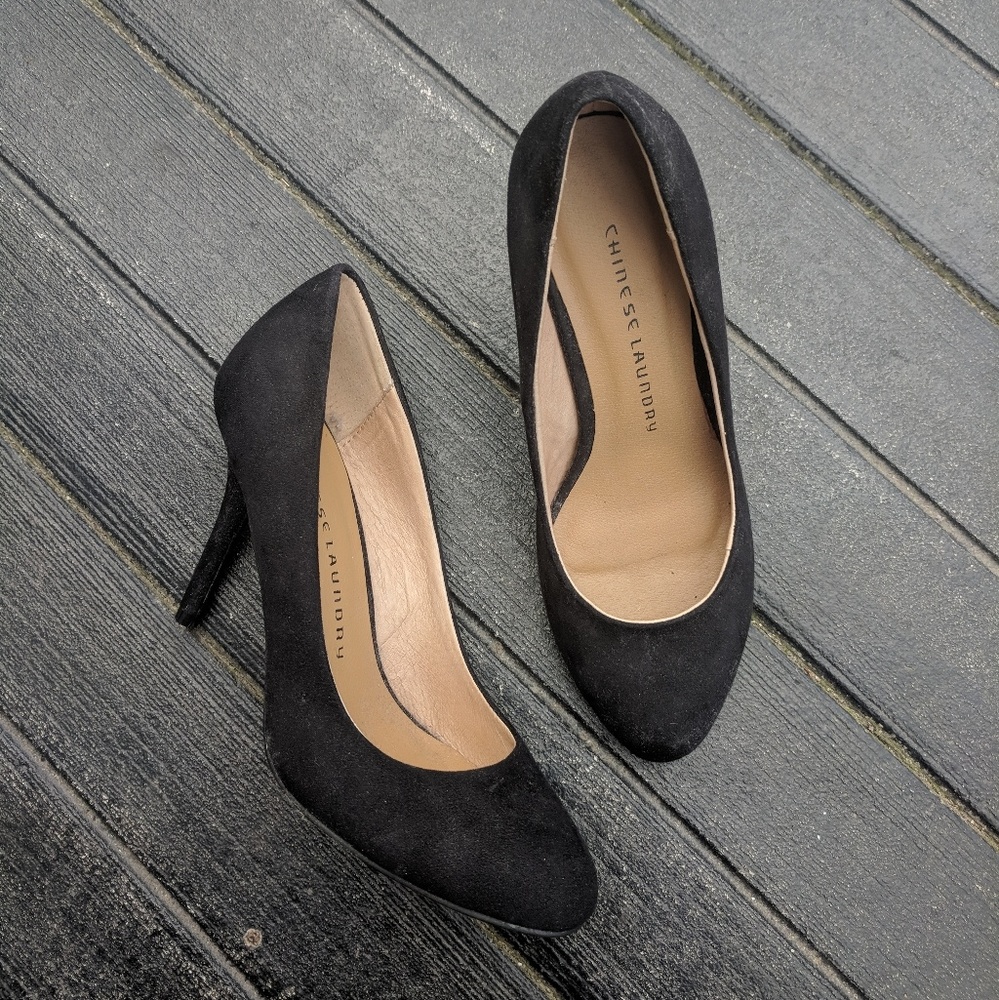 🎉HOST PICK🎉Chinese Laundry Suede Pumps